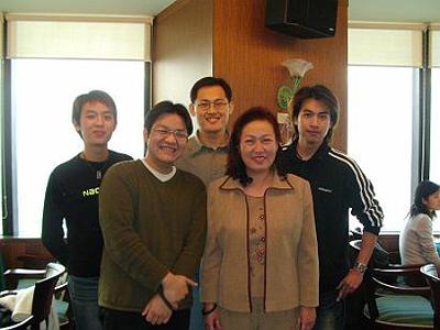 2004 (87).jpg - Jan-10--2004-海景大樓33樓老師慶生會之十-